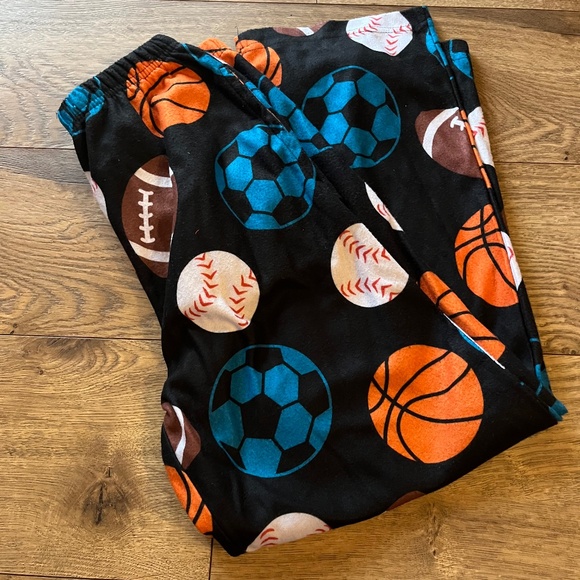 Boys pajama pants size 6/7 NWOT - Picture 1 of 8